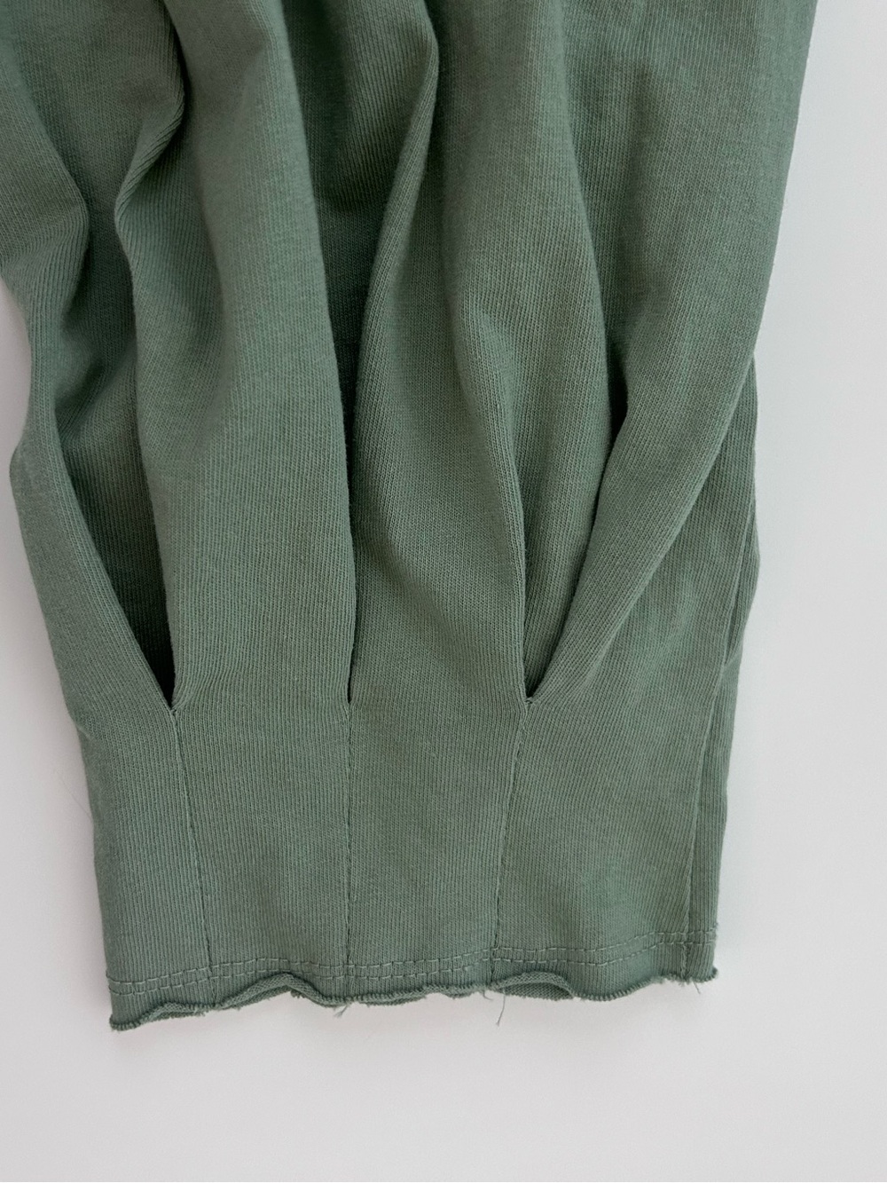 Free People Lotta Love Romper
XS
Sage Green
Puff Sleeve
Pleated
Reversible
Boho - Picture 6 of 14